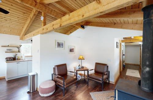 Sula Casa | Broad Axe - Cabin #1 - Main Residence