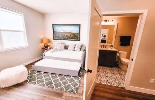 Skyway Casa | Broadmoor Mtn Retreat Pet Friendly Townhouse