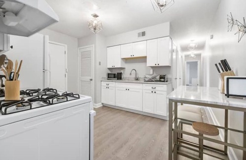 East Memphis Casa | Broadview | Modern Comfort for Work & Play