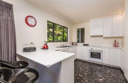 Opua Casa | Retiro de Broadview, capacidad para 10 personas o 8 individuales.
