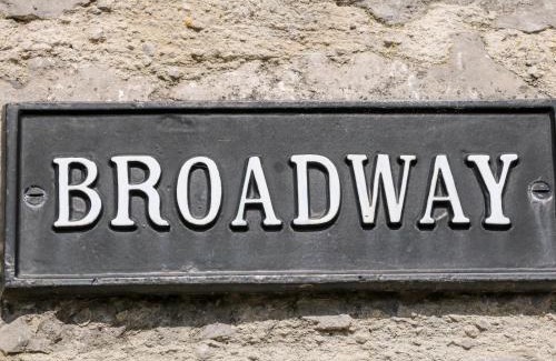 Millers Dale Casa | Broadway Barn