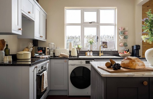 Broadway Casa | Broadway Country Chic Cottage