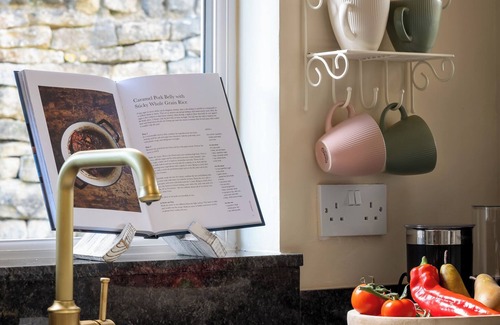 Broadway Casa | Broadway Country Chic Cottage