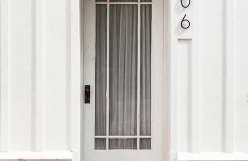 Suttons Bay Casa | Broadway House Summar