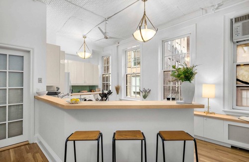 SoHo Apartamento | Broadway Oasis by StayHaus | Full-floor Soho 1BR