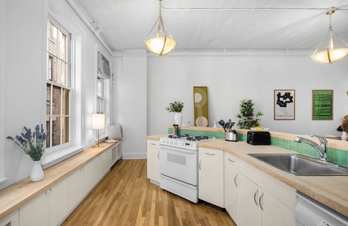 SoHo Apartamento | Broadway Oasis by StayHaus | Full-floor Soho 1BR
