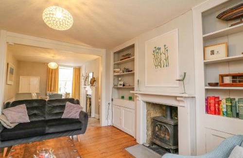 West Bay Casa | Brock Cottage