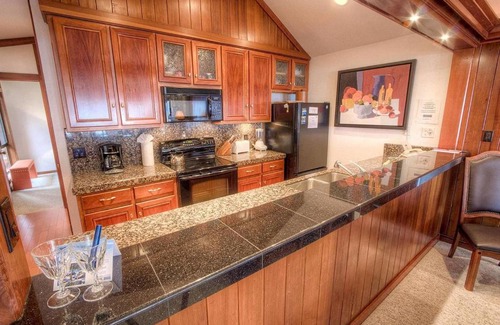 Brockway Casa | Brockway Beachside Bungalo by Lake Tahoe Accommodations