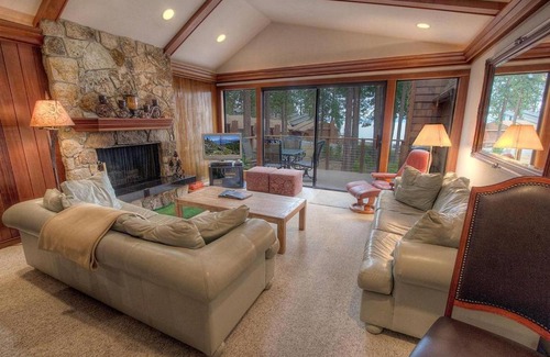 Brockway Casa | Brockway Beachside Bungalo by Lake Tahoe Accommodations