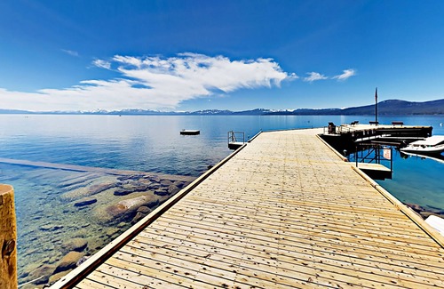Brockway Condominio | Brockway Springs Getaway w/ Pool, Balcony & Stunning Lake Views