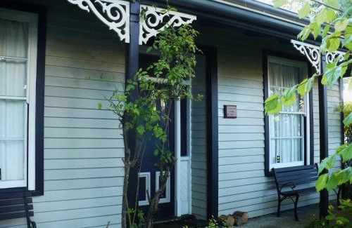 Riccarton Villa | Brockworth Cottage