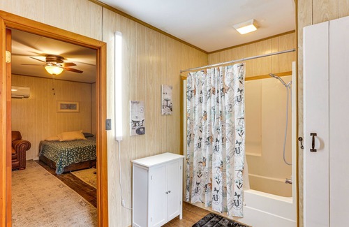 Parsons Cabaña | ‘Brodies Landing Cottage’ ~ Half Mi to Lick Creek!