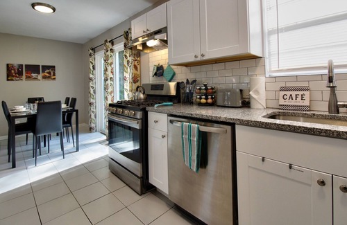 Broken Arrow Casa | "Broken Arrow 3-Bedroom Retreat – Cozy, Family-Friendly with WiFi & AC!"