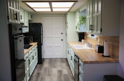 Broken Arrow Casa | Broken Arrow Home -Cozy Design, Family Friendly