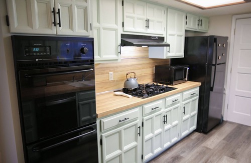 Broken Arrow Casa | Broken Arrow Home -Cozy Design, Family Friendly