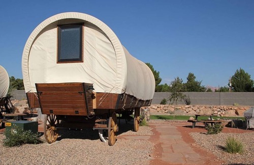 Virgin Alquiler De RV | Broken Arrow Wagon w/ 2QB, Fire Pit & BBQ