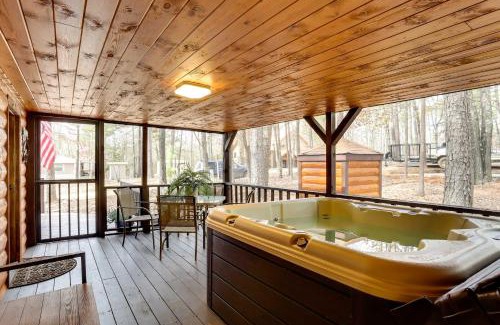 Broken Bow Casa | Broken Bow Abode with Hot Tub Less Than 7 Mi to Lake!