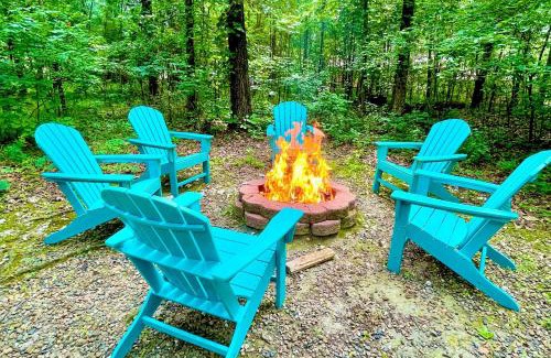 Broken Bow Casa | Broken Bow Cabin with Hot Tub, Near Hiking and Fishing