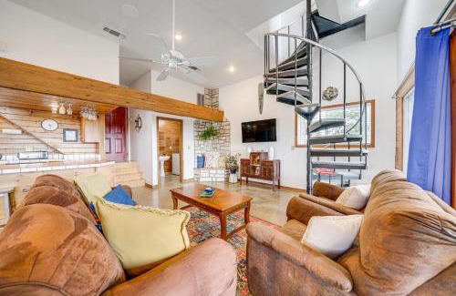 Broken Bow Casa | Broken Bow Escape with Mountain Views and Pool Access!