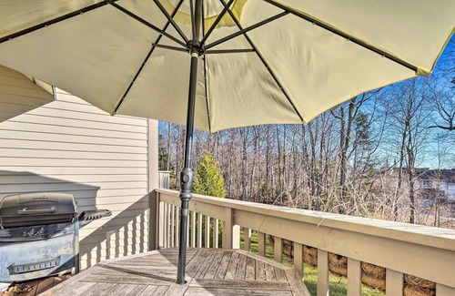 Bromley Mountain Casa | Bromley Mtn Townhome: Walk to Ski Shuttle!