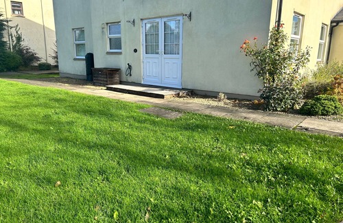 Bromyard Apartamento | Bromyard-apartment-2br-parking-5mintocitycenter