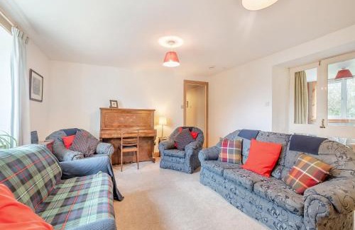 Minard Casa | Brondeg Lodge