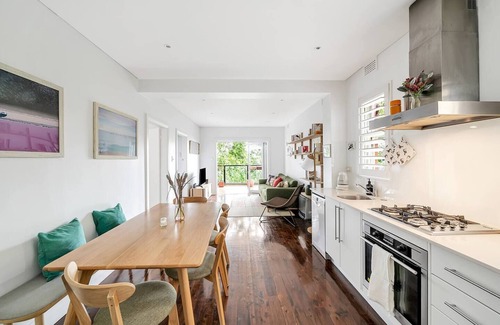 Bronte Apartamento | Bronte Beauty Modern Heritage Style with Balcony