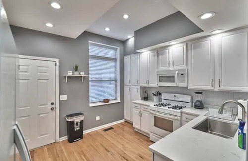 Bronzeville Casa | Bronzeville beauty close to all amenities