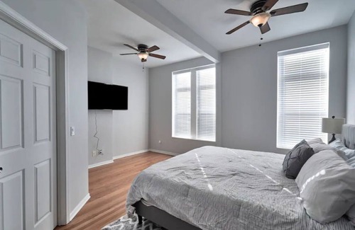 Bronzeville Casa | Bronzeville beauty close to all amenities