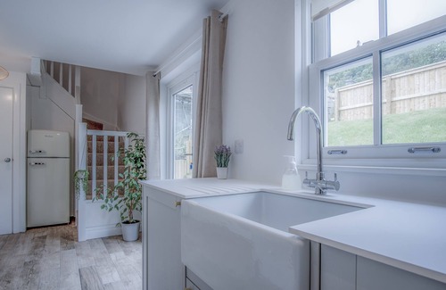 St Brides Cabaña | Brook Cottage - 2 Bedroom Cottage - Dale