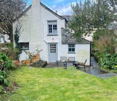 Port Isaac Casa | Brook Cottage is a traditional fisherman's cottage