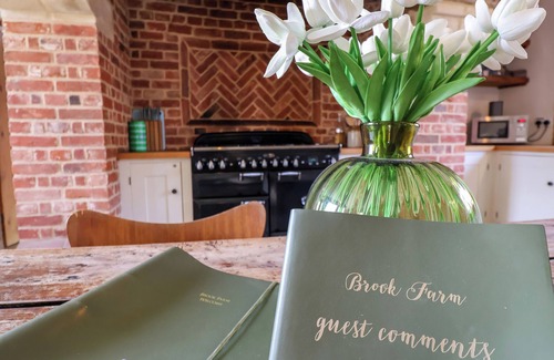 Harleston Cabaña | BROOK FARM, pet friendly, character holiday cottage in Halesworth
