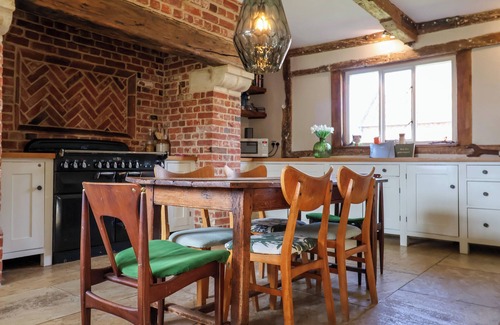 Harleston Cabaña | BROOK FARM, pet friendly, character holiday cottage in Halesworth