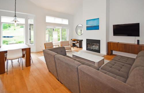 Glen Arbor Casa | Brook Hill Cottages 42