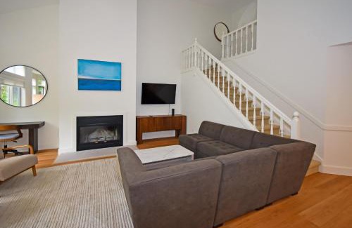 Glen Arbor Casa | Brook Hill Cottages 42