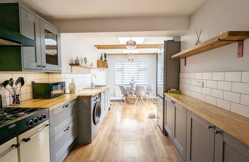 Emsworth Cabaña | Brook House - Emsworth - a cottage that sleeps 6 guests in 3 bedrooms