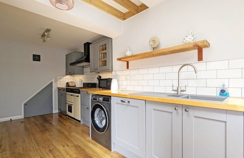 Emsworth Cabaña | Brook House - Emsworth - a cottage that sleeps 6 guests in 3 bedrooms