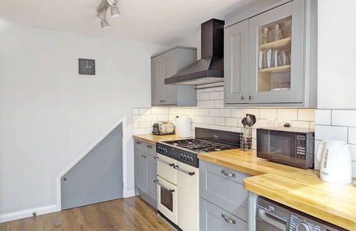 Emsworth Cabaña | Brook House - Emsworth - a cottage that sleeps 6 guests in 3 bedrooms