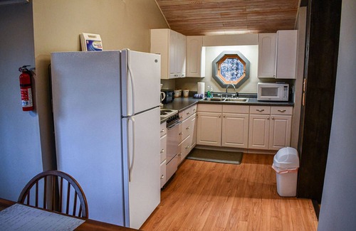 Goshen Cabaña | Brook Road Cabin