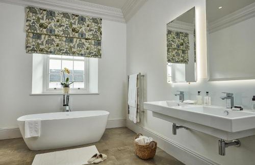 Paarl Hotel | Brookdale Estate - Manor House