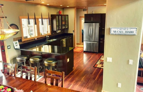 Brookdale Meadows Apartamento | Lujosa cabaña privada con jacuzzi y cancha de voleibol, 4 acres
