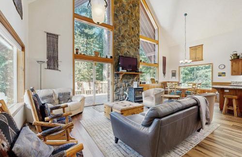 Government Camp Casa | Brooke and Dan's Retreat -3 bedroom home plus a 2 bedroom apartment