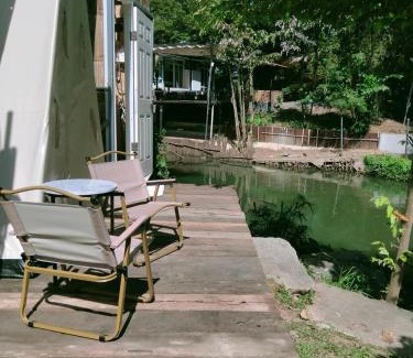 Khanong Phra Casa | Brookhouse & Glamping