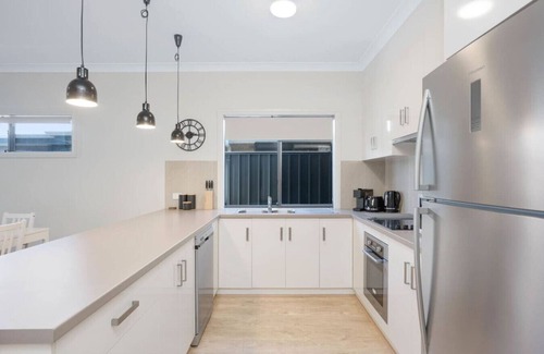 Goolwa Casa | Brooking's Perch, Walk to Shops & River, WiFi