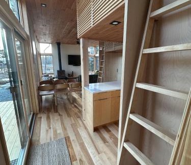 Brooklyn Casa | Brooklyn Shore Lodge