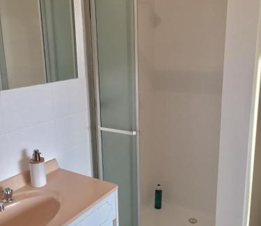 Norlane Apartamento | BROOKS,BFast,WiFi,Nflx,Walk2Shop,Liquor,Food