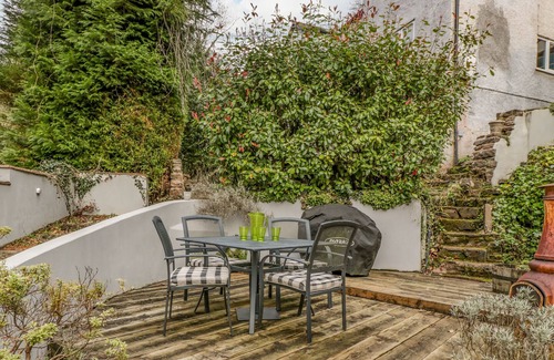 Monmouth Cabaña | BROOKSIDE COTTAGE, pet friendly, with open fire in Monmouth
