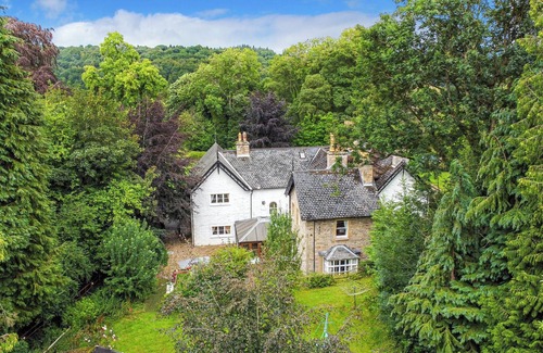 Bronygarth Cabaña | Brookside Manor House