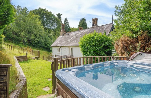 Bronygarth Cabaña | Brookside Manor House