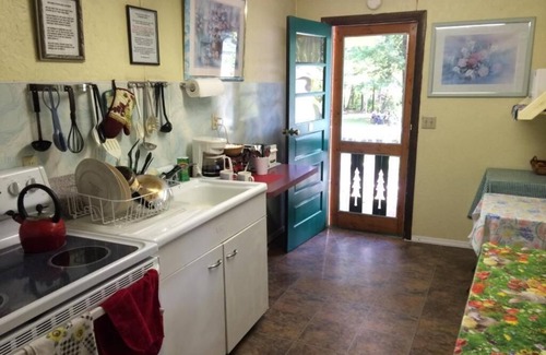Lake George Hotel | Brookside Motel